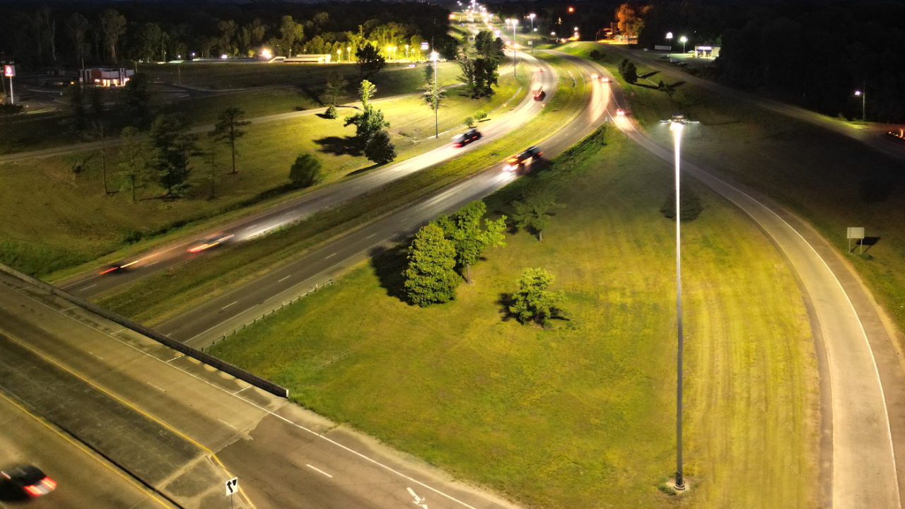Cooper Lighting Solutions image 9