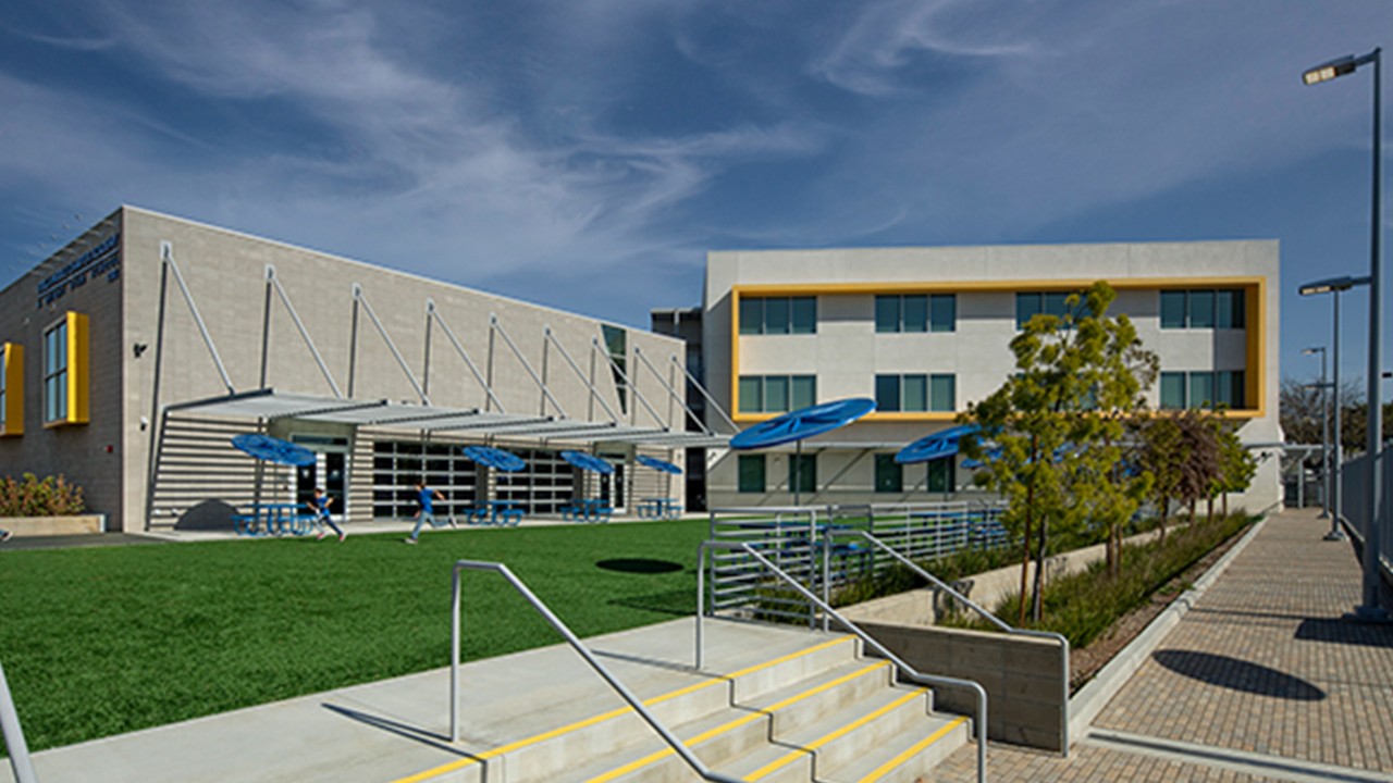 Cooper Lighting Solutions image 6