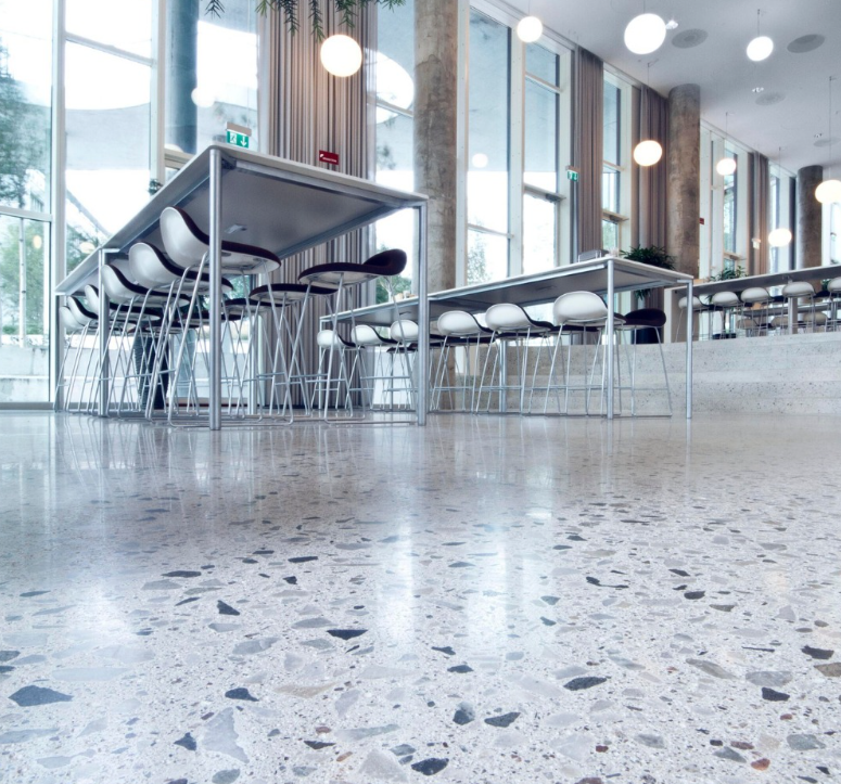 Husqvarna Superfloor image 3