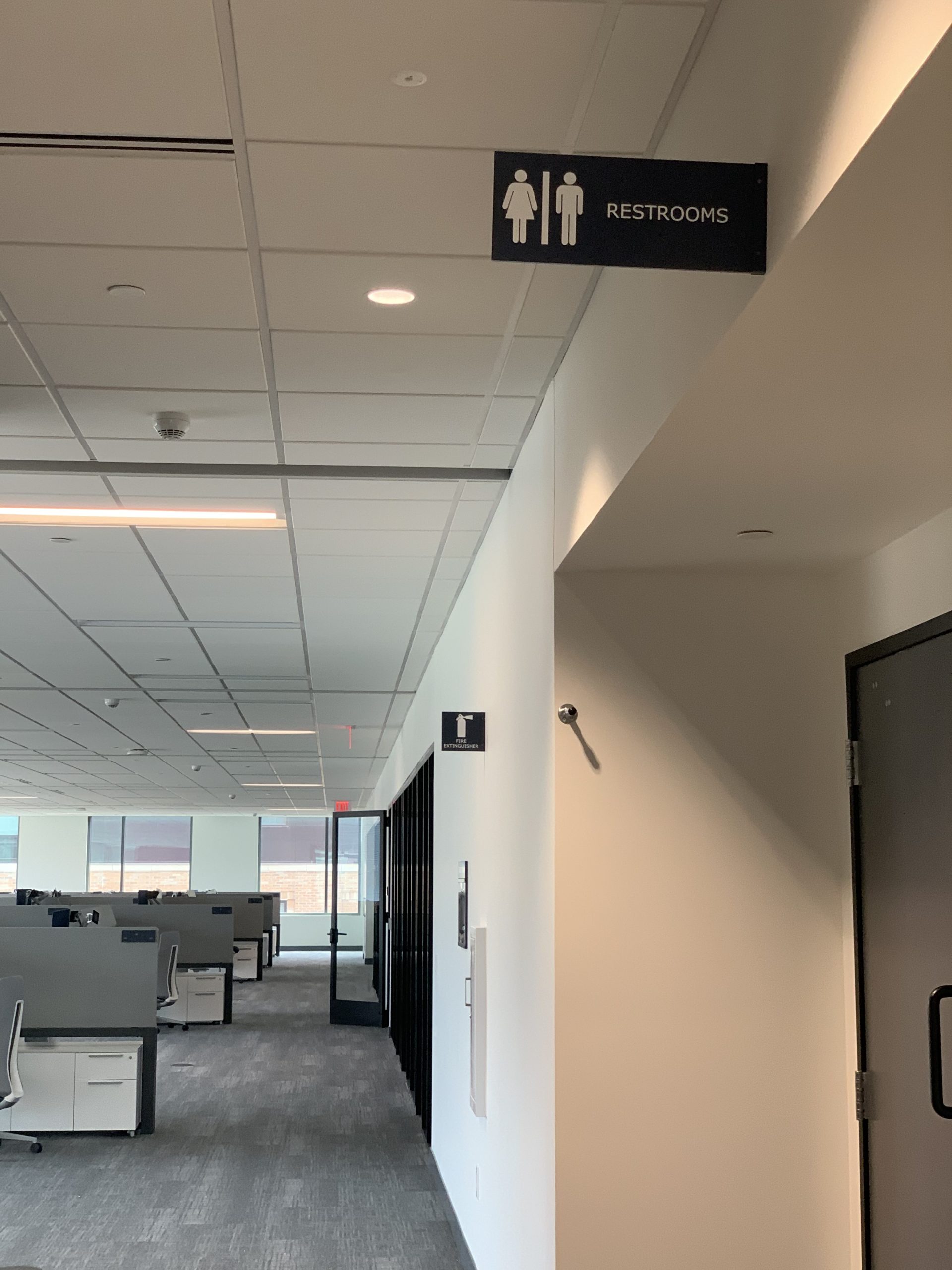 2/90 Sign Systems image 16