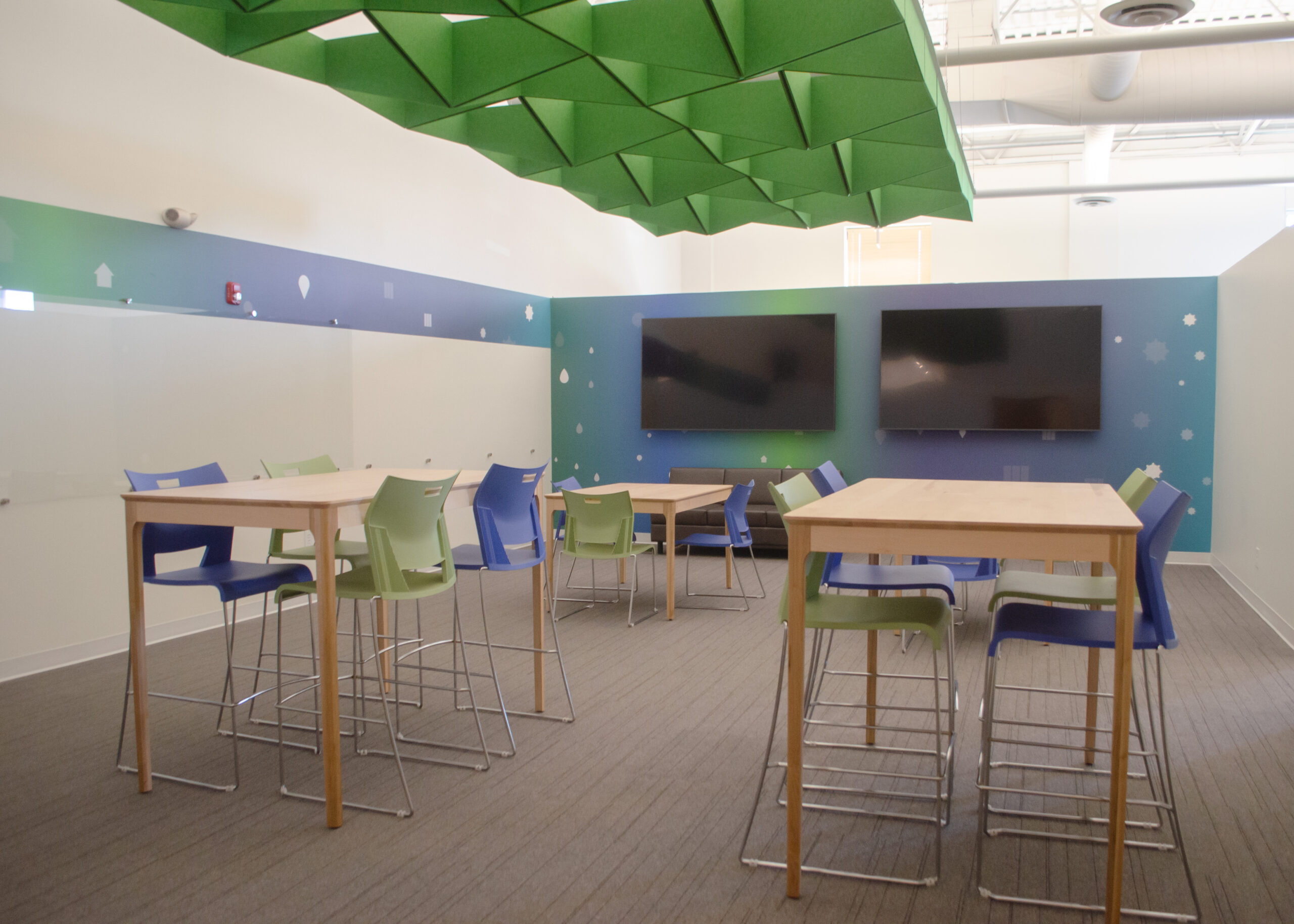 King Business Interiors image 16