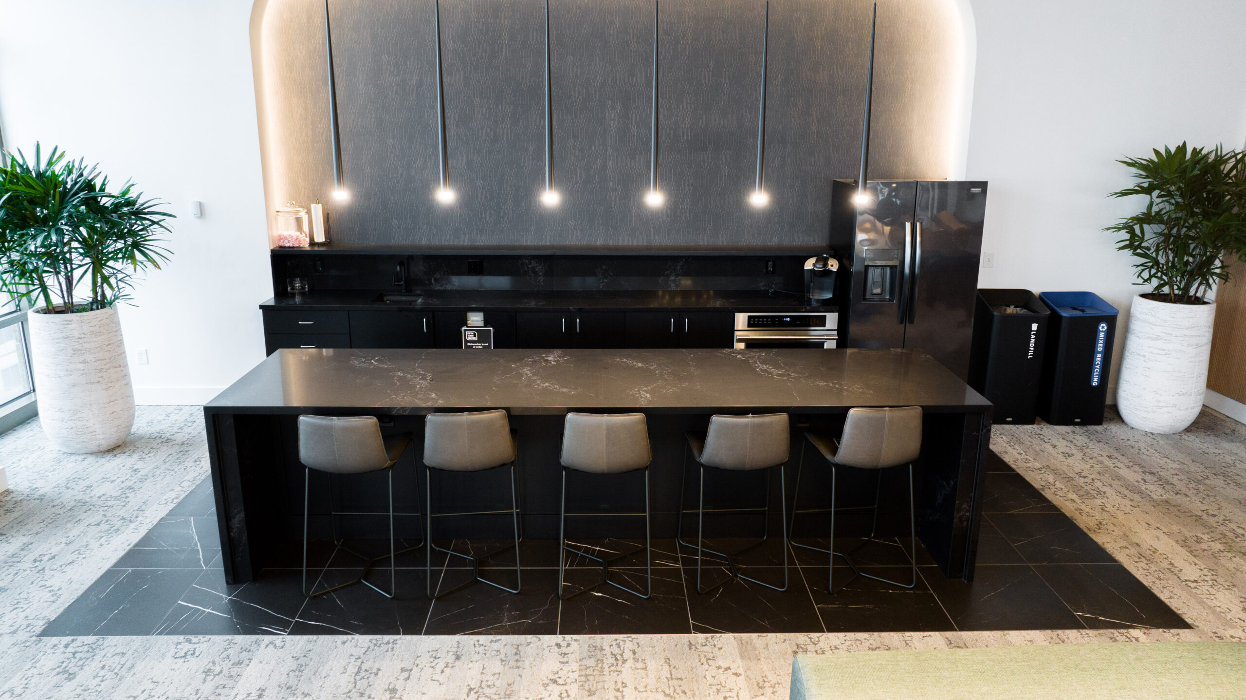 King Business Interiors image 2