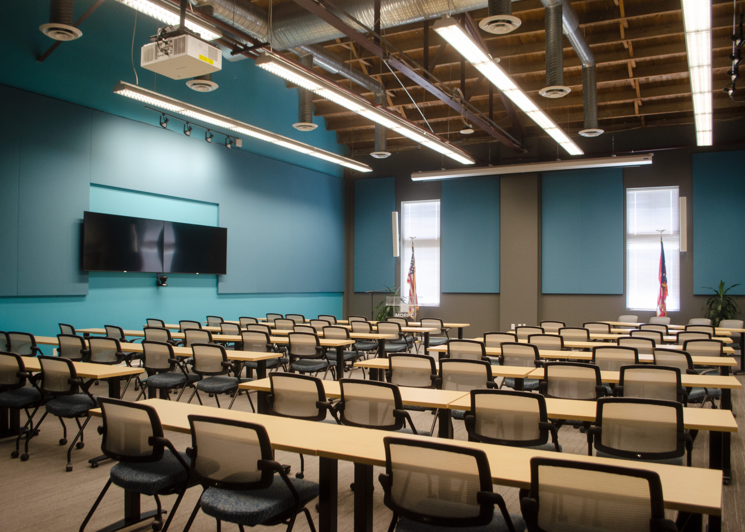 King Business Interiors image 12
