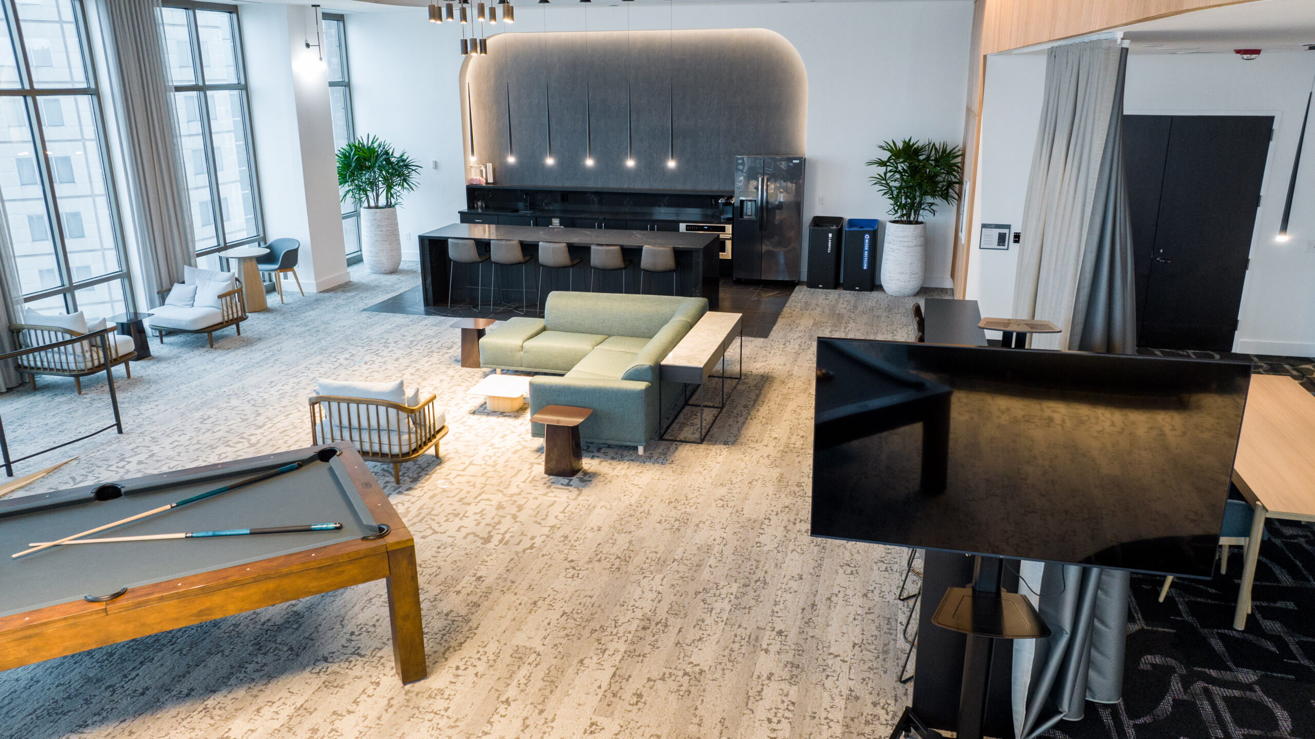 King Business Interiors image 7