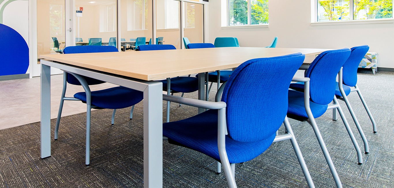 9to5 Seating image 13