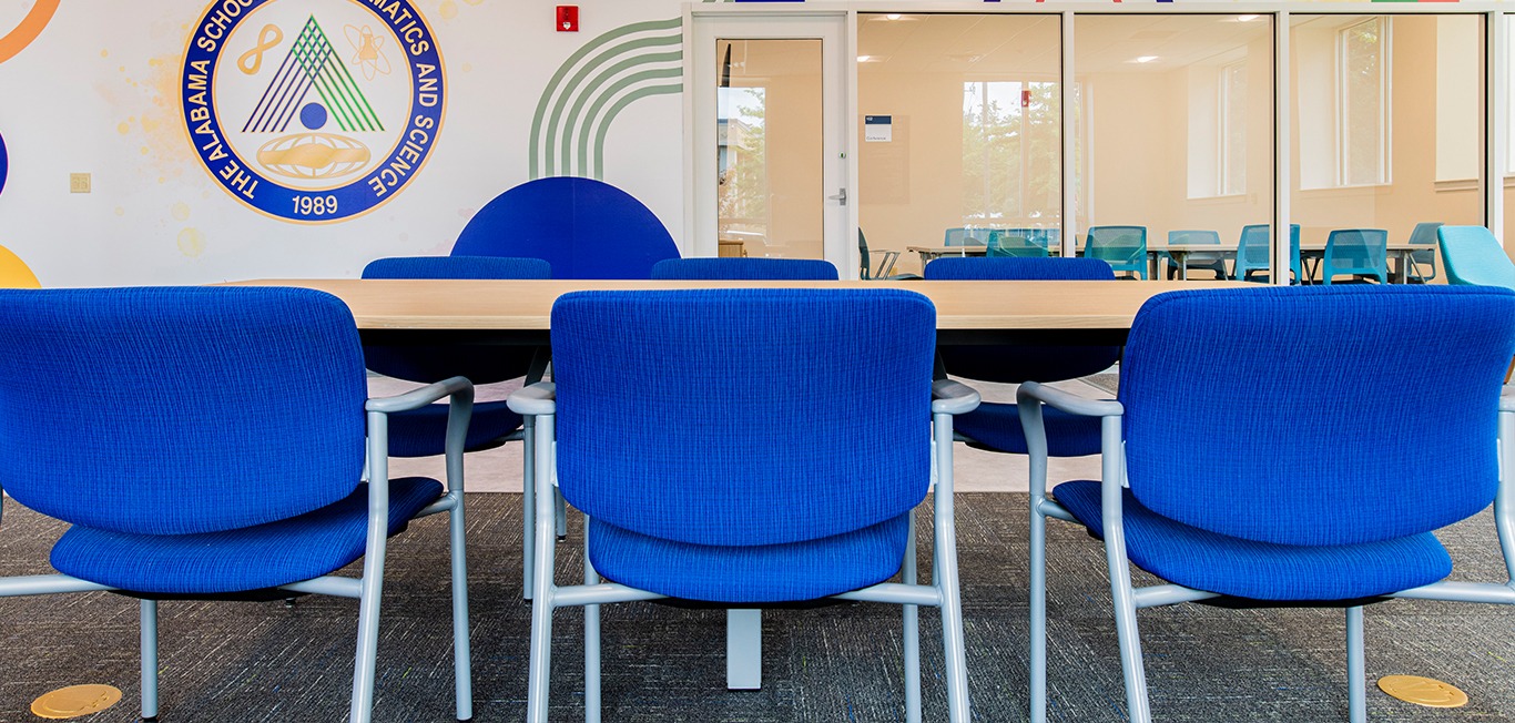 9to5 Seating image 4