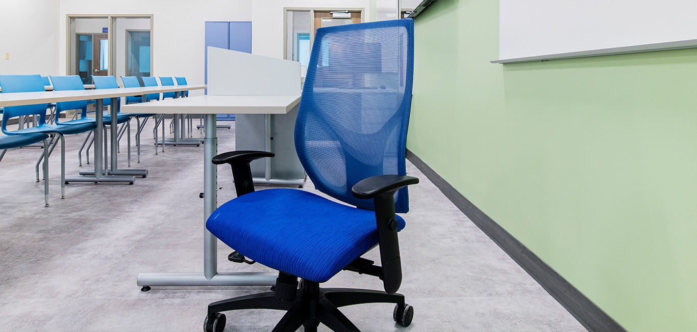 9to5 Seating image 3