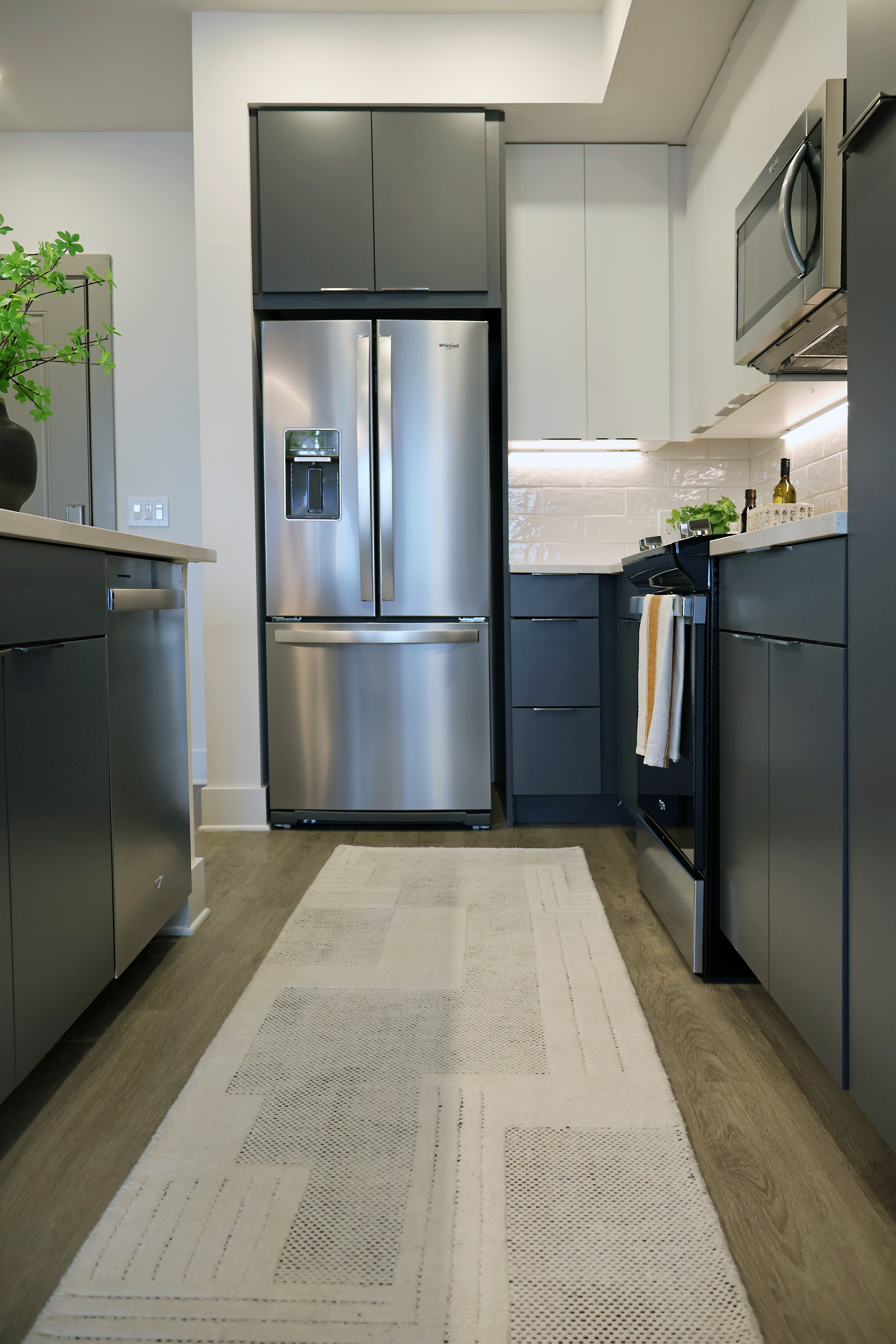 Cosmo Cabinets image 7