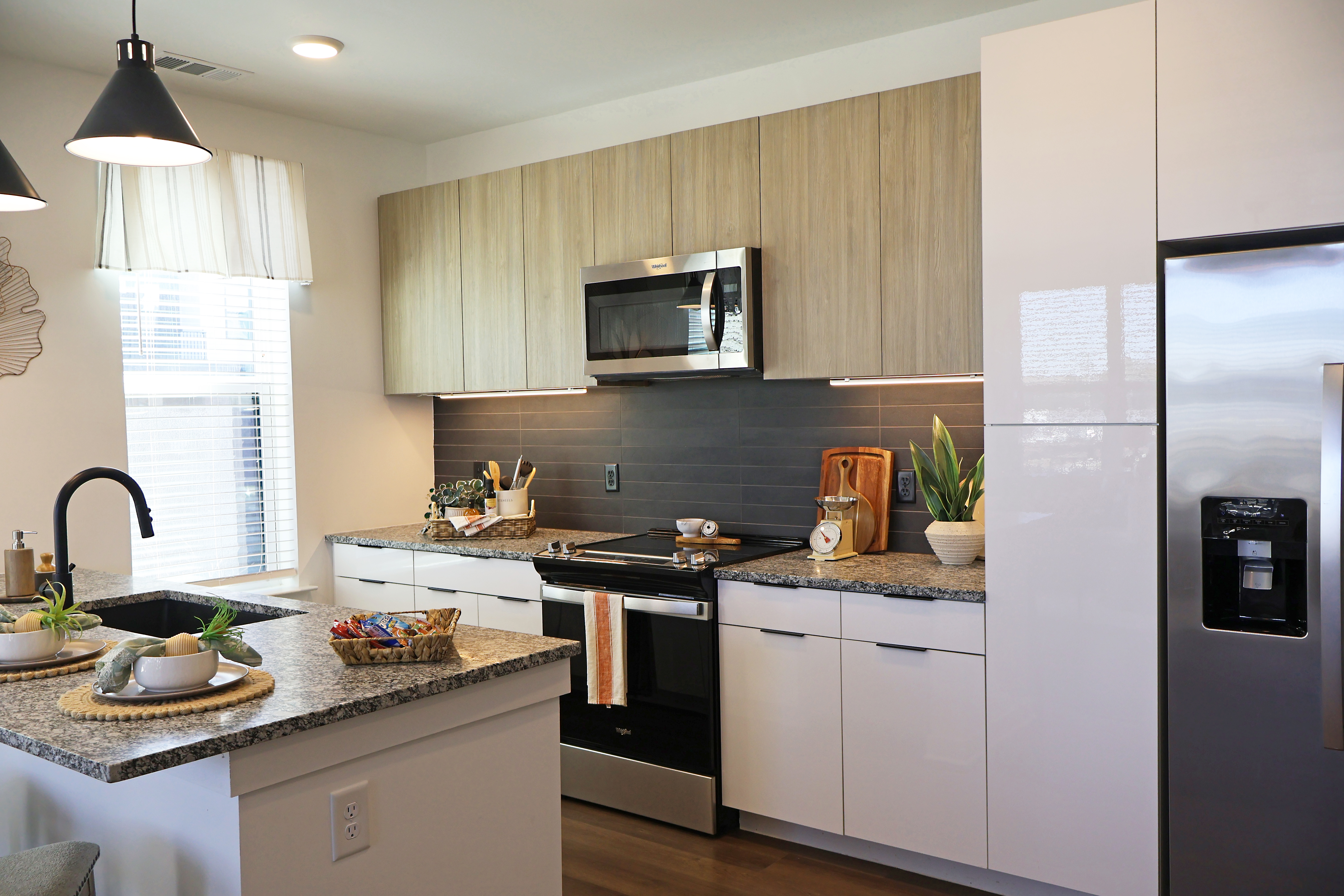 Cosmo Cabinets image 6
