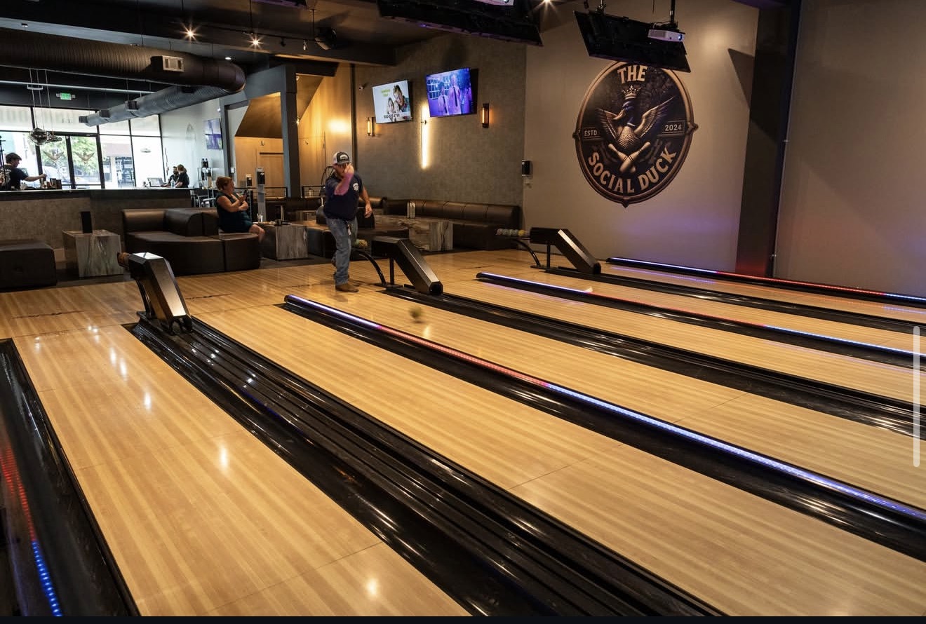 Modern Line Furniture image 9