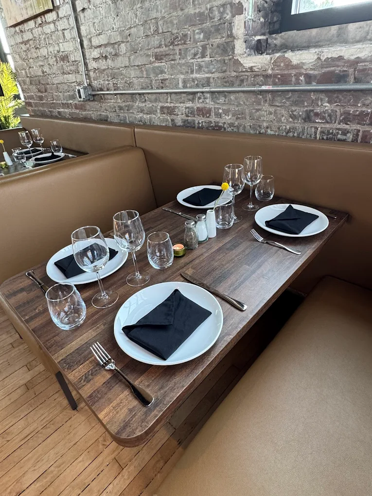 Modern Line Furniture image 7