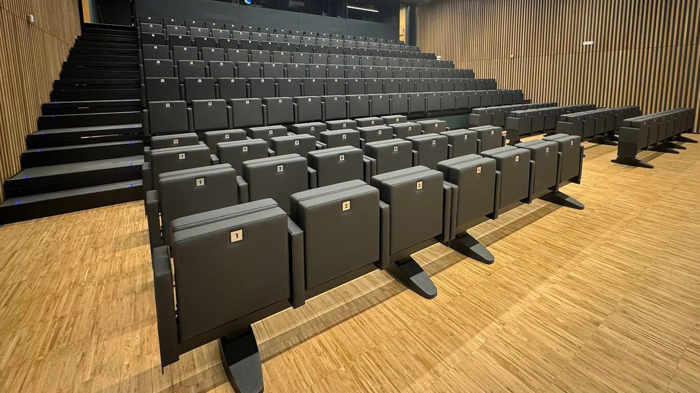 Figueras Seating image 1