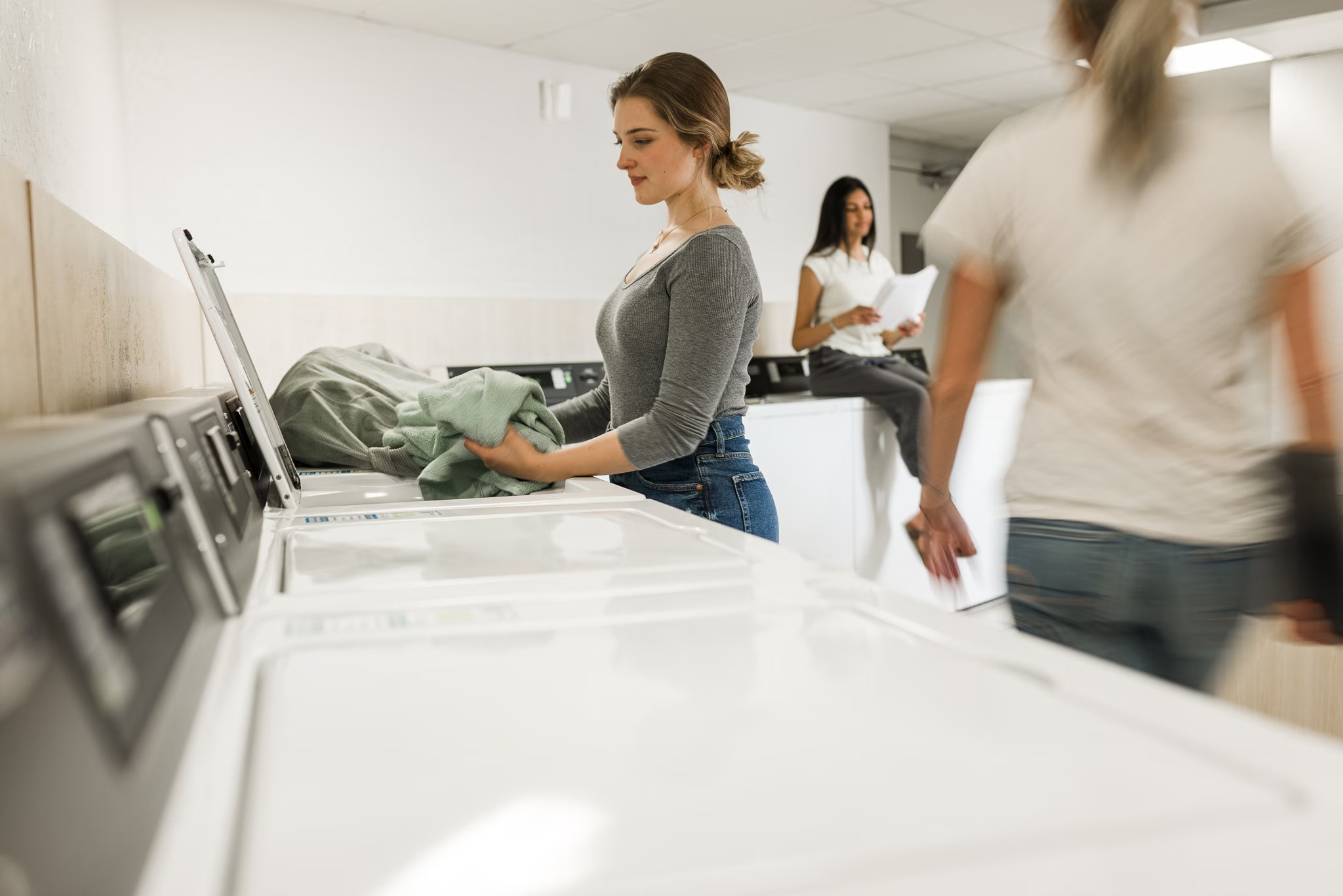 Maytag Commercial image 2
