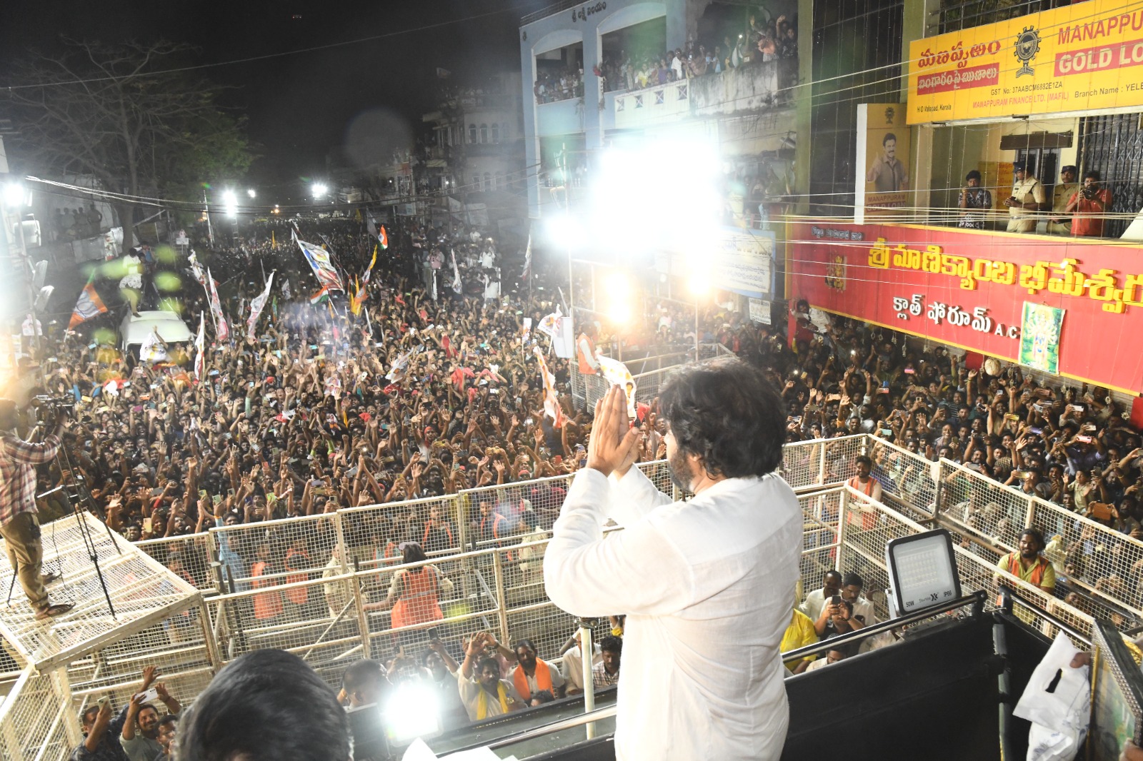 Gallery: Sri Pawan Kalyan garu and his yaatra/roadshow