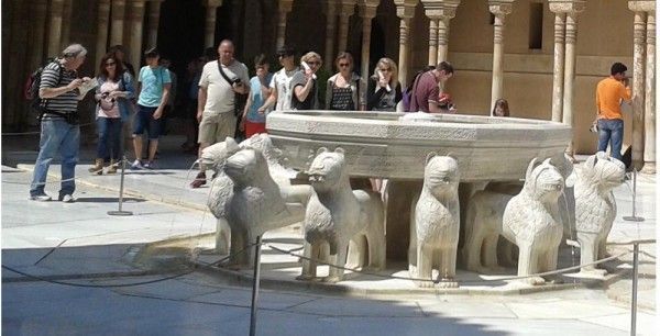 Fuente de los leones en la Alhambra