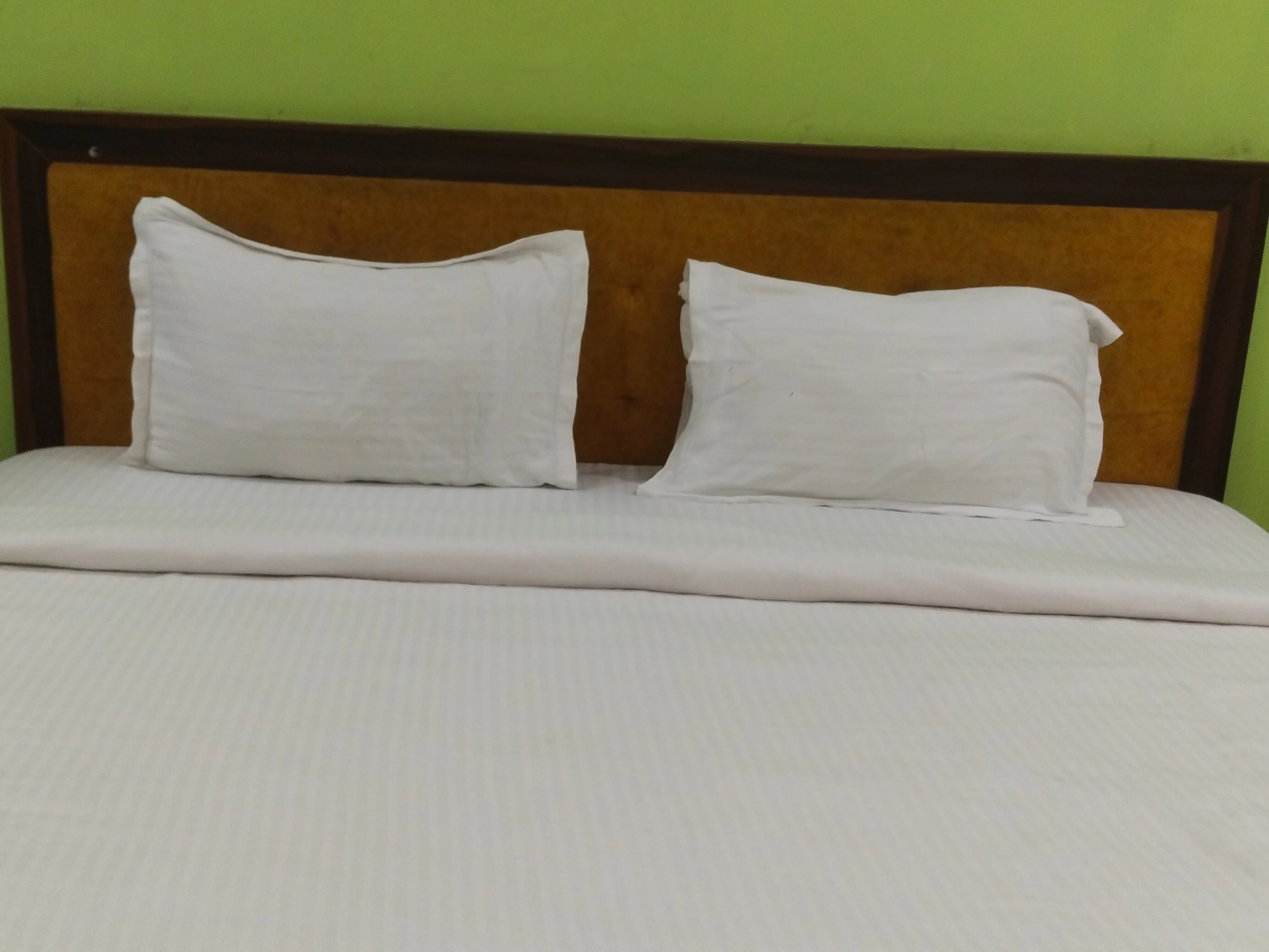 Deluxe AC Room