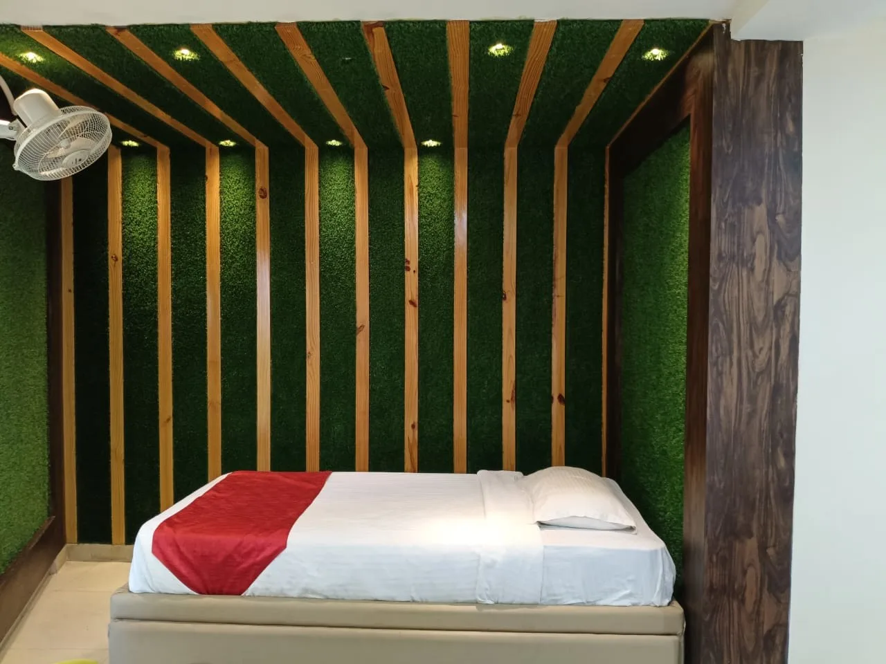 Grand Presidential suite thumbnail 2