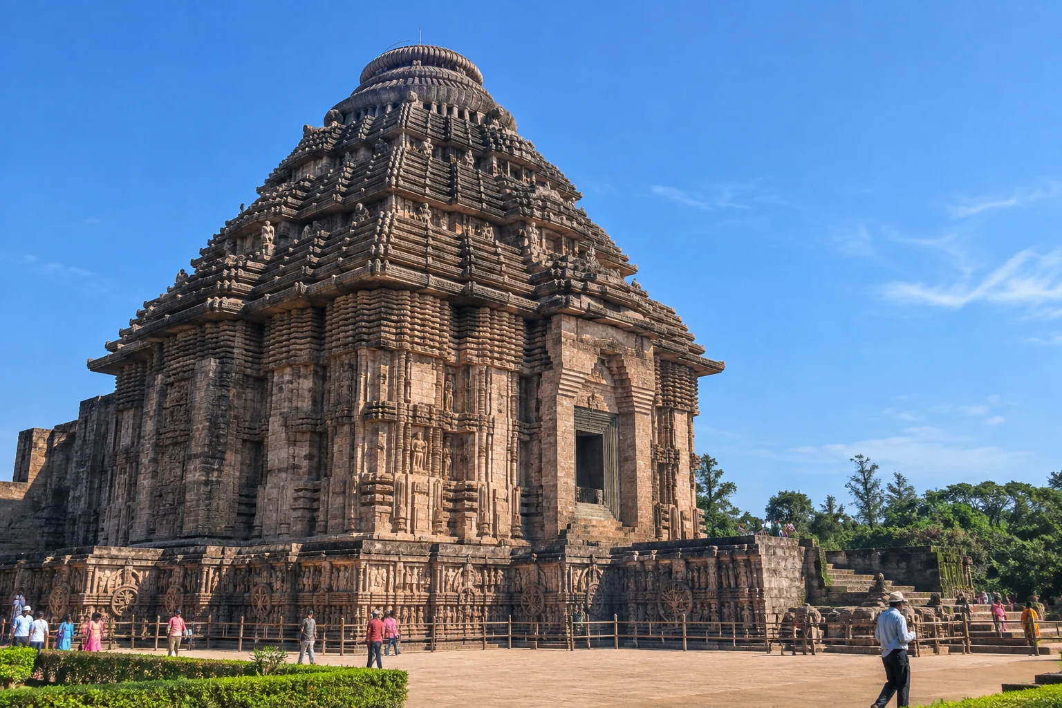 2 Days Family Friendly Puri Local Sightseeing Tour with Jagannath Temple & Konark