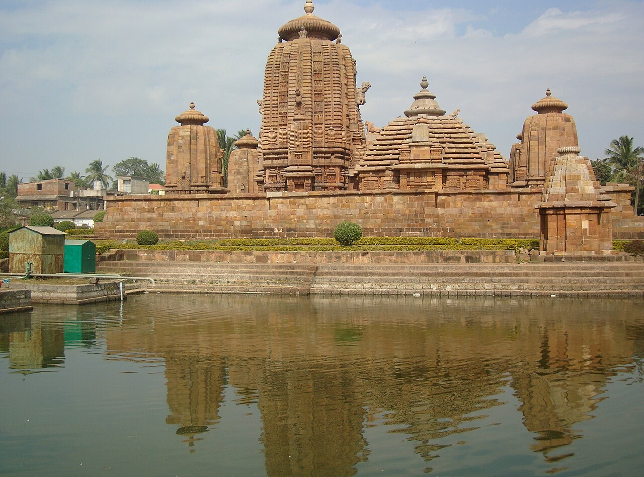 Sundargarh Honeymoon Tour – 2 Days Romantic Escape