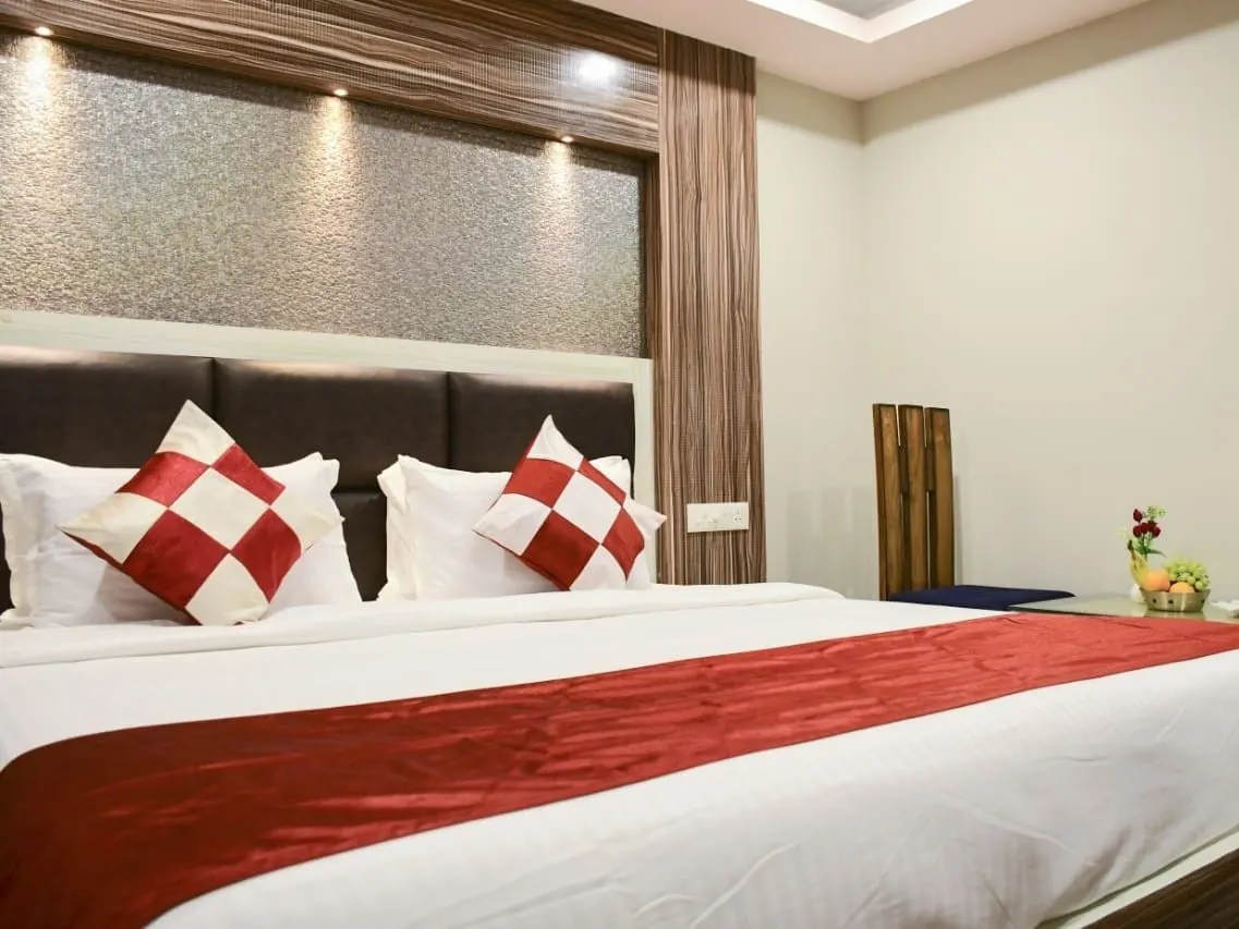 Standard Room thumbnail 4