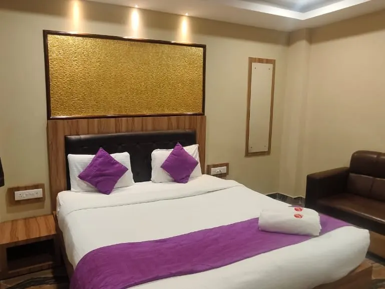 Executive Room thumbnail 2
