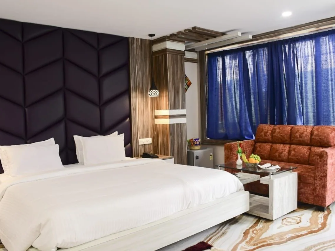 Premium Room (Side View) thumbnail 3