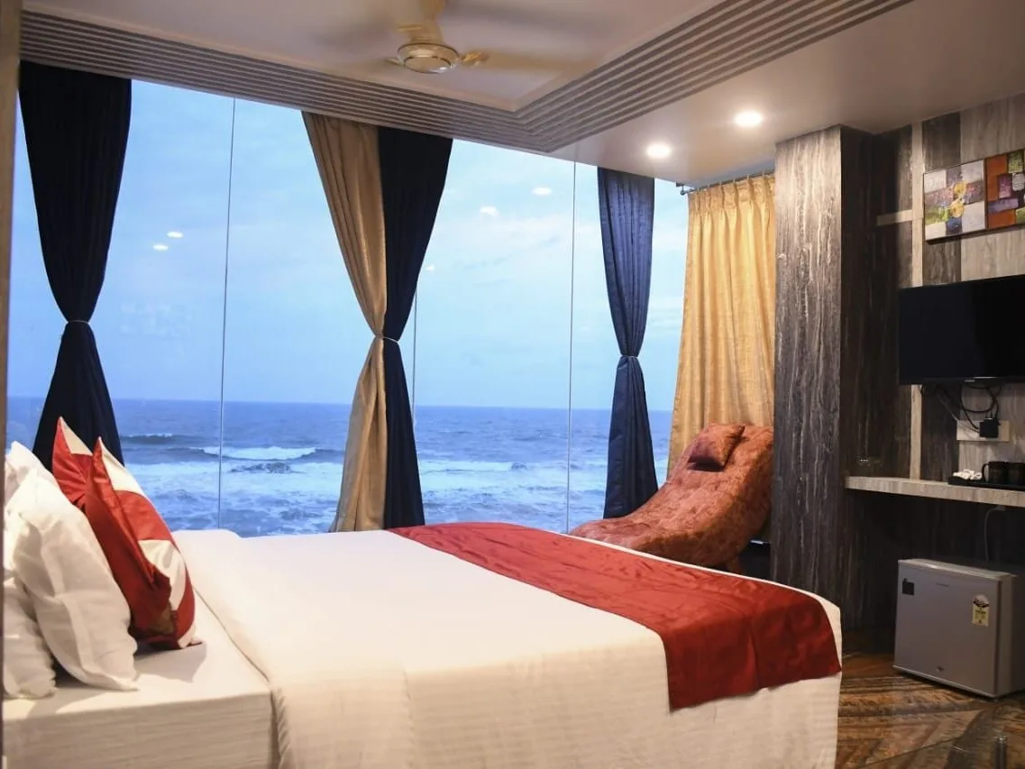 Super Deluxe Room (Front Sea View) thumbnail 2