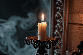 Mansion antigua fachada noche