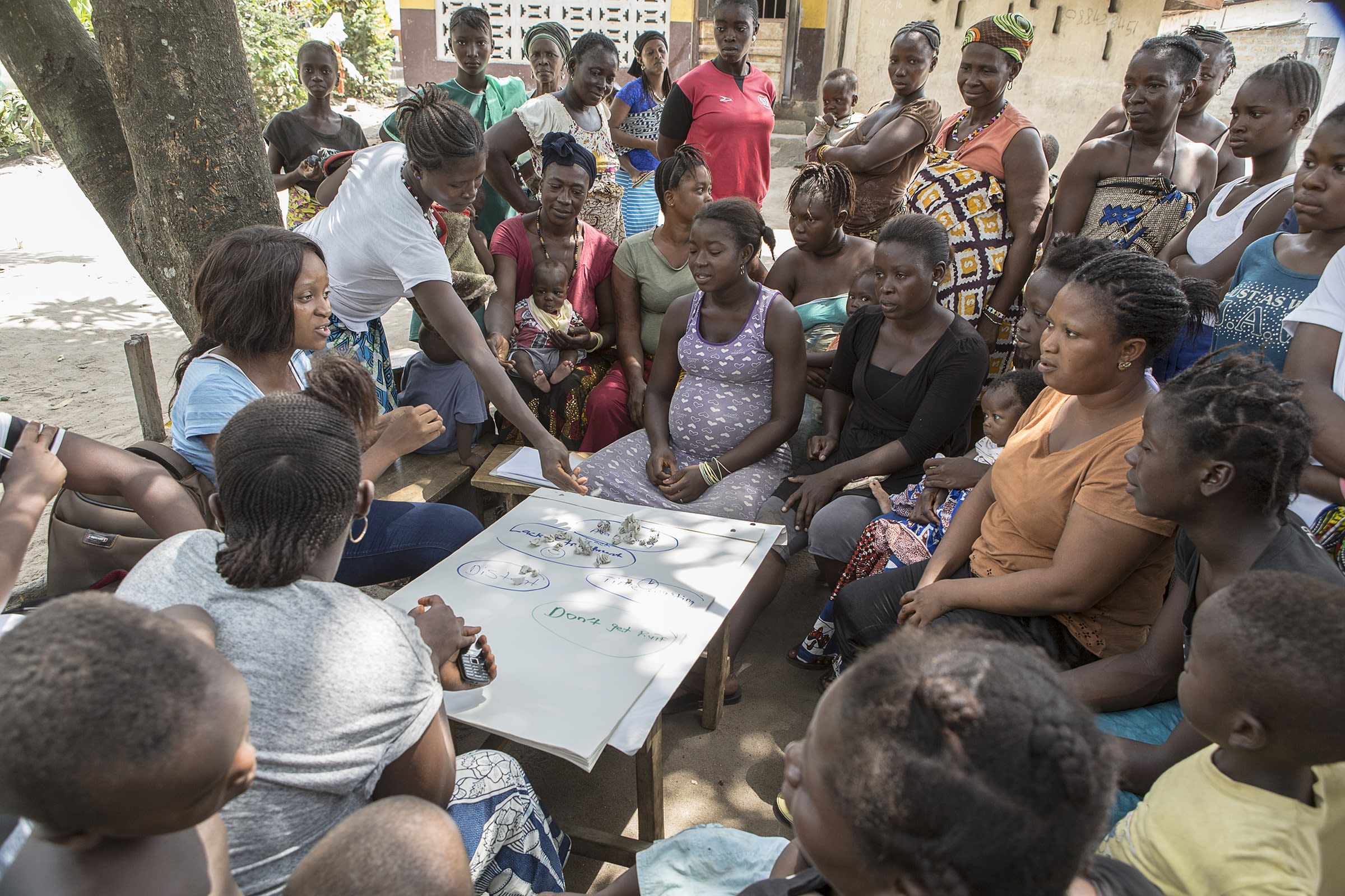 femme village atelier sierra leone