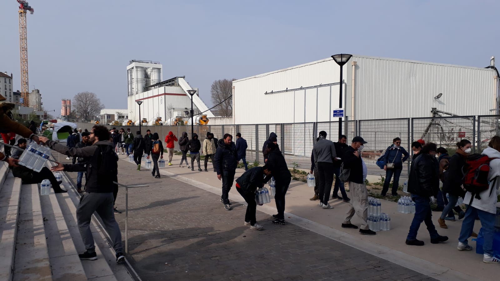 Distribution d'eau à Paris Covid-19