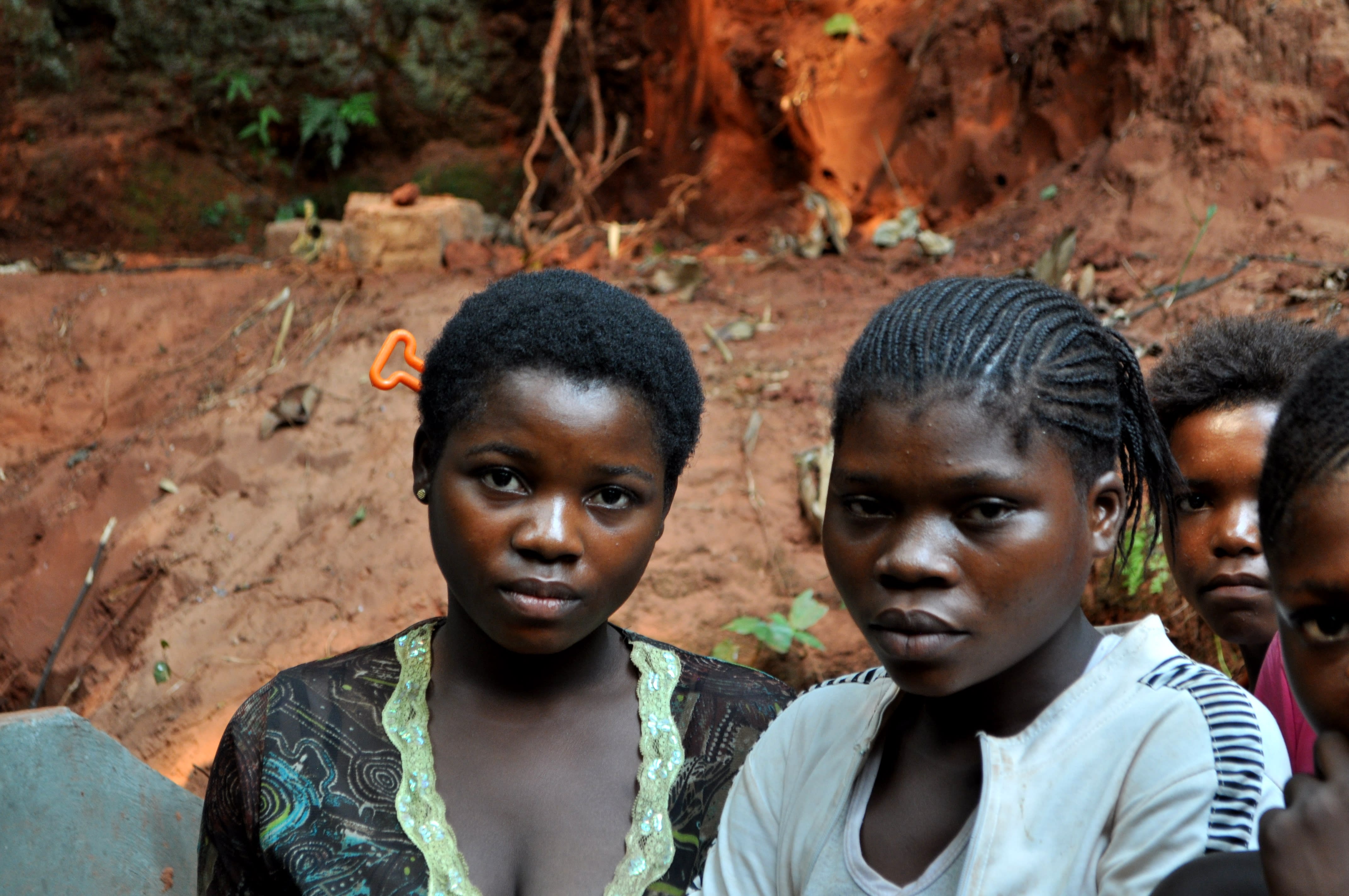 Elisée-et-Clarissa-aménagement-source-eau-de-Kaloba-Kasai-RDC-27072017-6