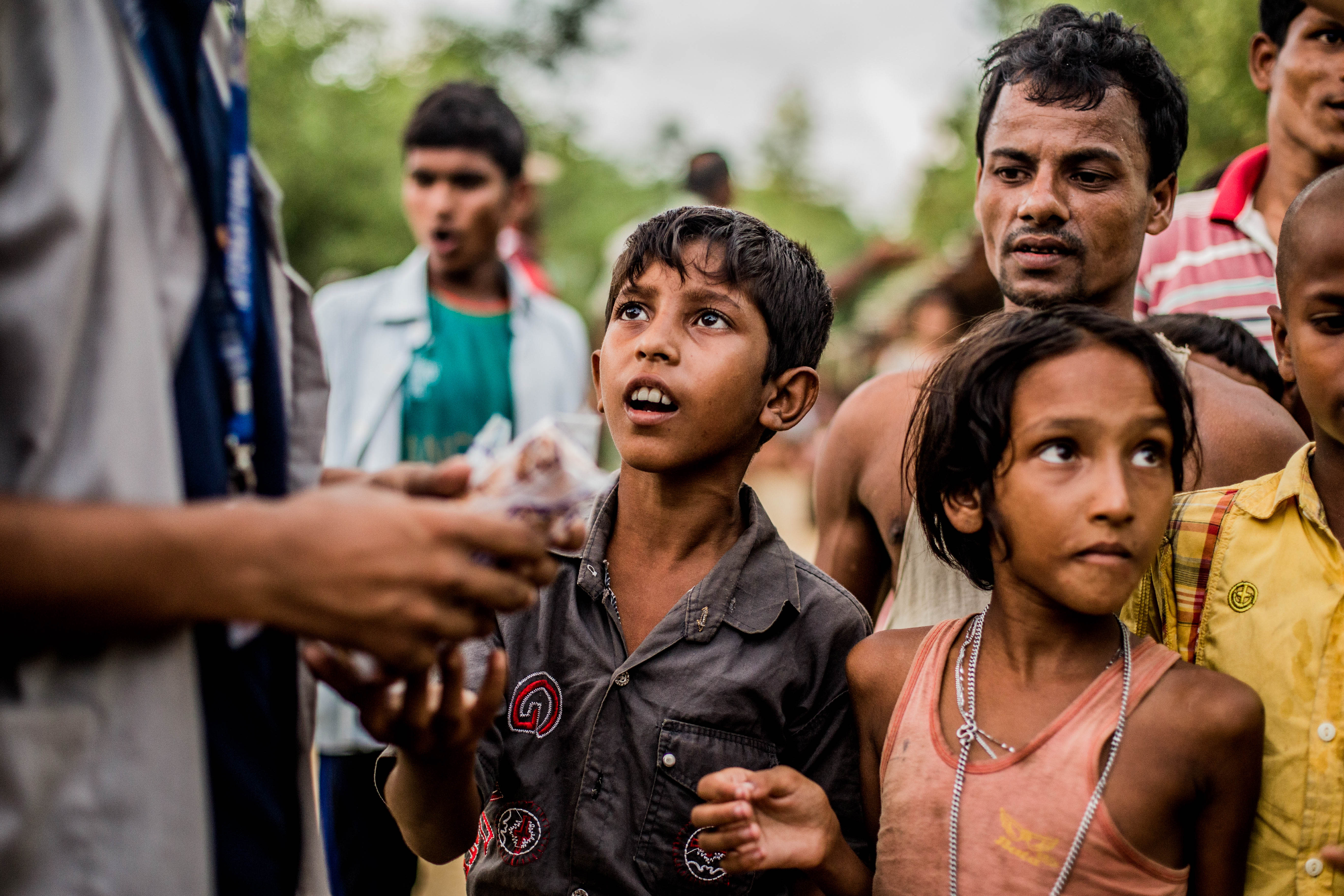 Against Against Hunger food distribution to refugees in Banglade