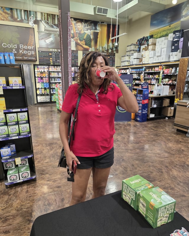 Amigos sampling shift with a shopper