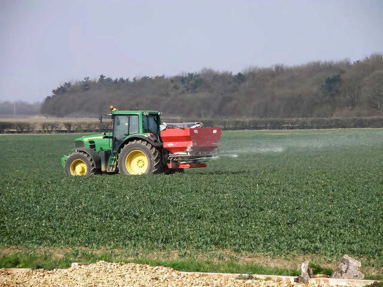 tractor applies urea