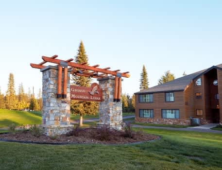 Yellowstone-Glacier-Grand-Teton-Grouse-Mountain-Lodge-v4