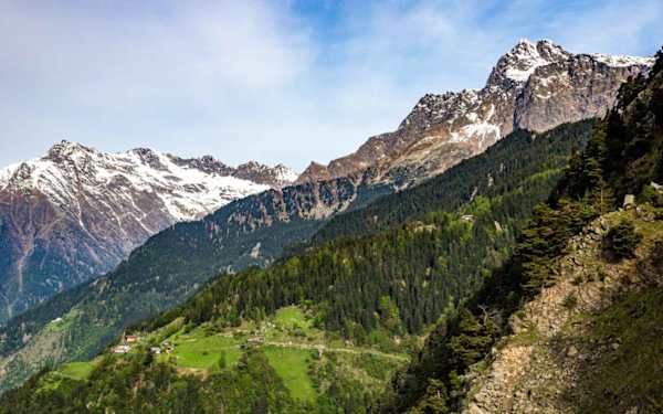 italy-dolomites-mountains