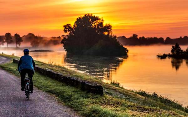 france-loire-valley-biking