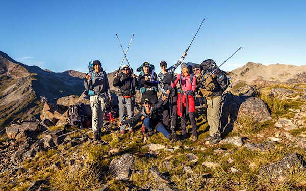 Group-posing-during-hike-on-Roberts-Ridge