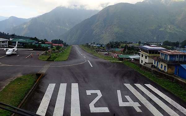 the-runway-at-lukla-airport