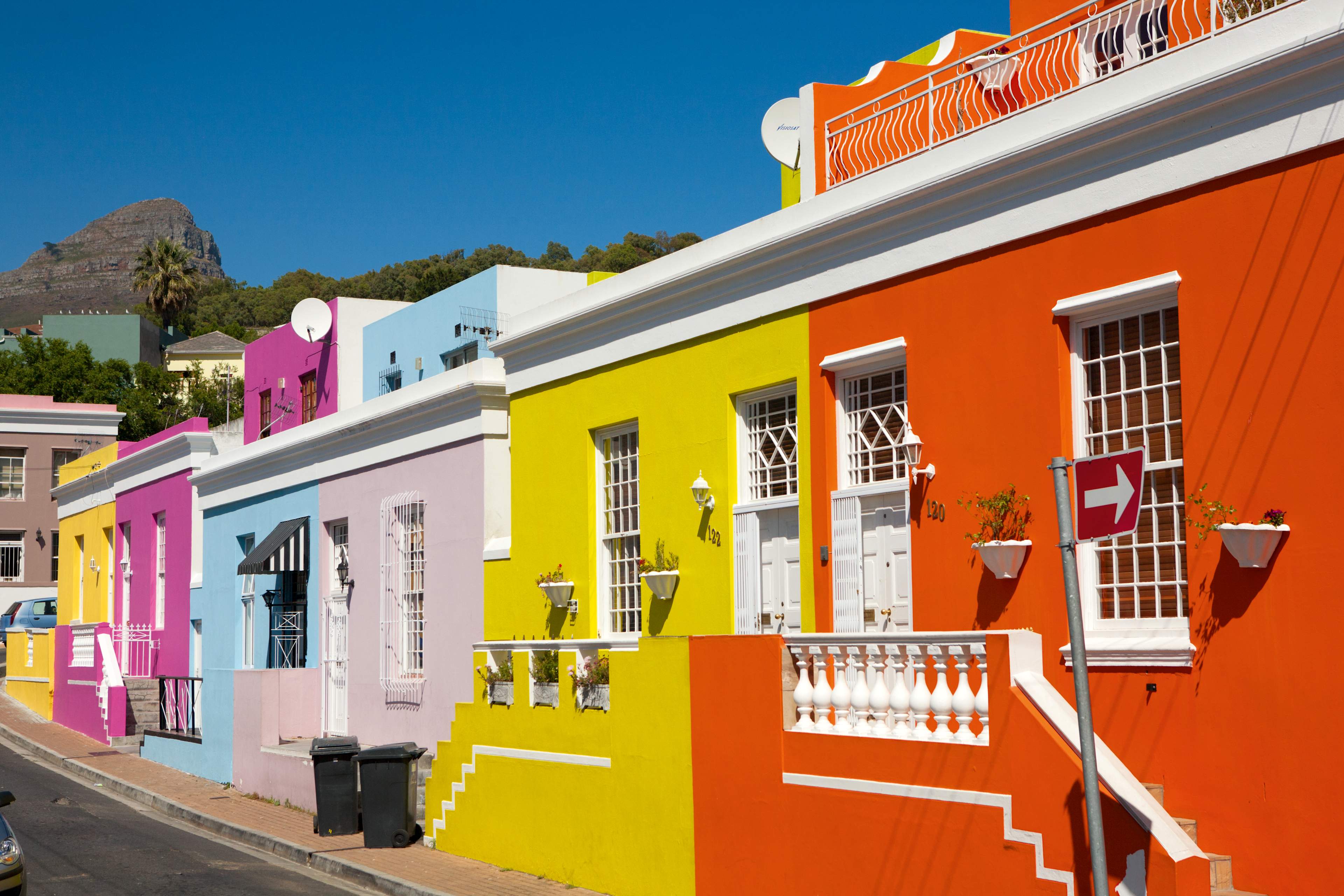 Cape-Town_Bo-Kaap-houses-up-close-SAT