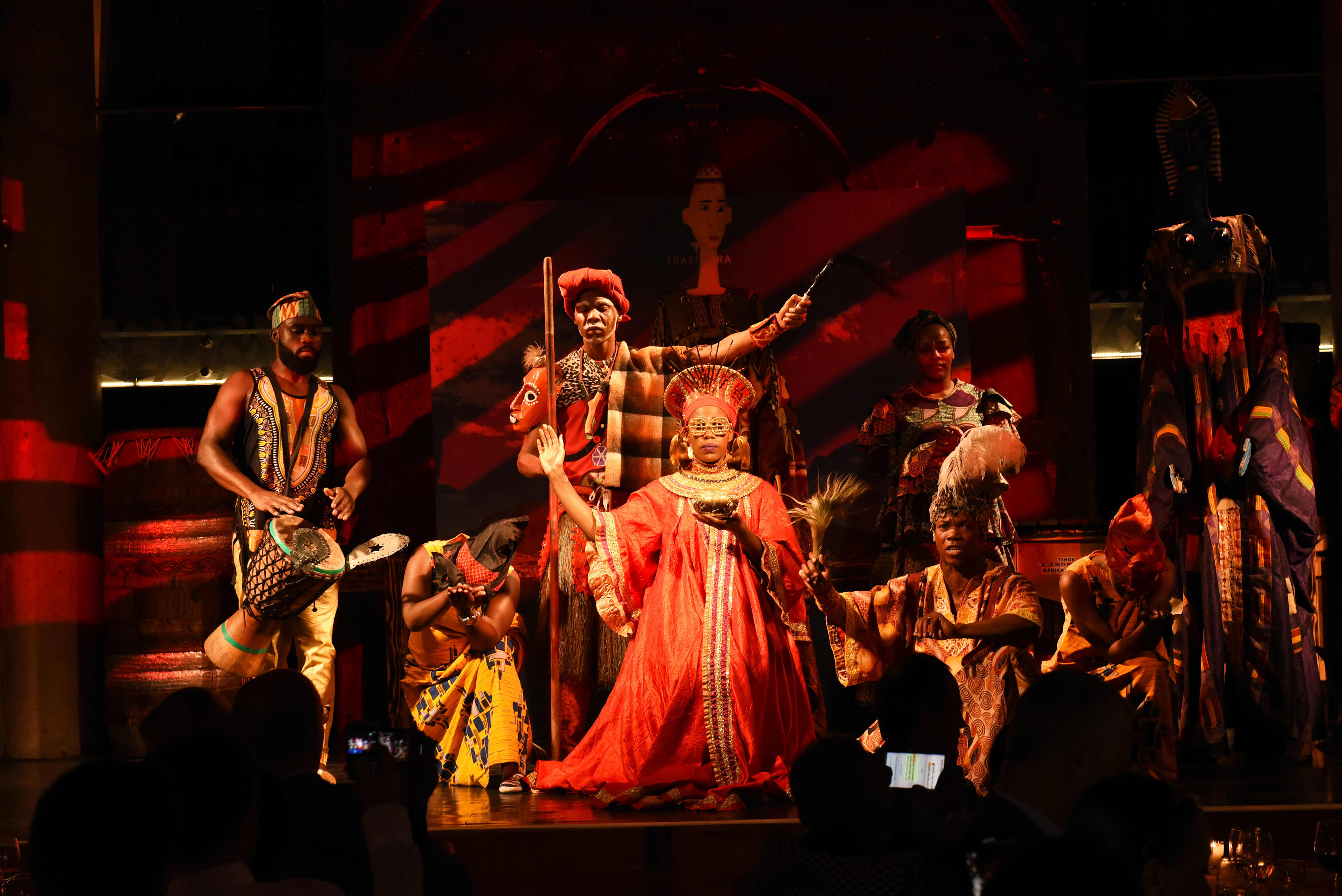 GOLD-restaurant_Entertainment