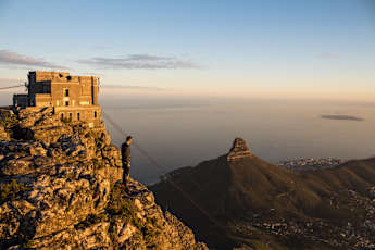 Cape-Town_Table-mountain-view-of-Lions-Head