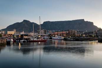 Cape-Town_VA-Waterfront-with-Table-Mountain-Backdrop