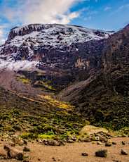 Kilimanj_The_Barranco_Wall