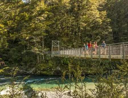 Milford-Hiking-Adventure