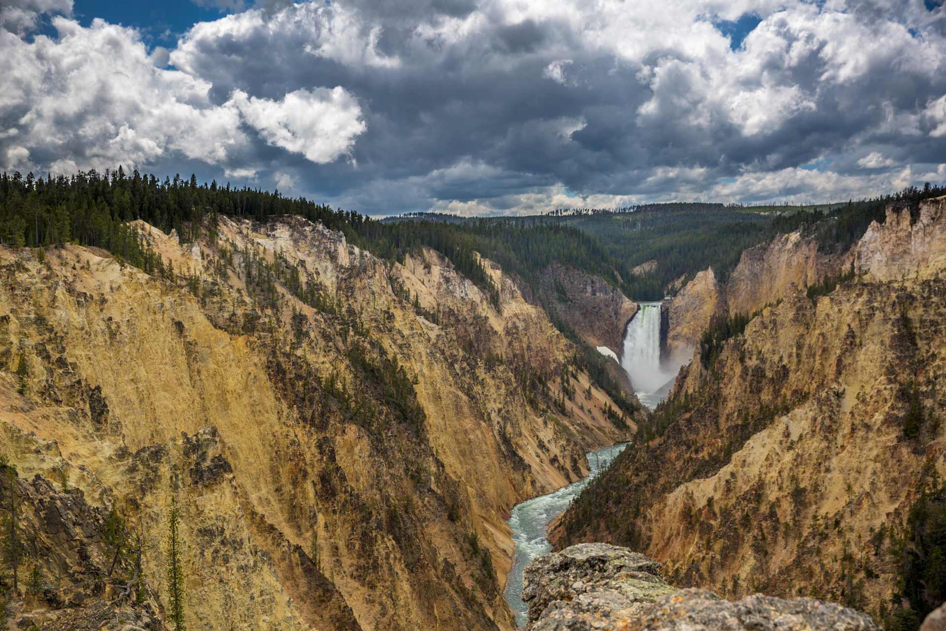 Best Places for Your Yellowstone Photography Austin Adventures