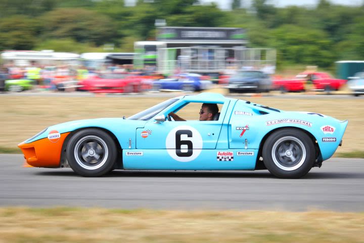 Cobra Vs GT40 Driving Blast