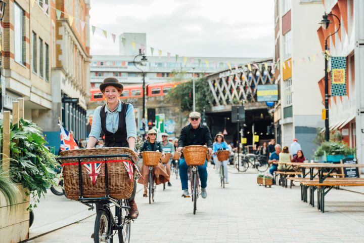 Gin Safari by Bicycle For 2