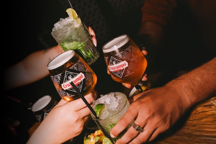 Bottomless Mojitos or Cruz Campo with 5 Plates