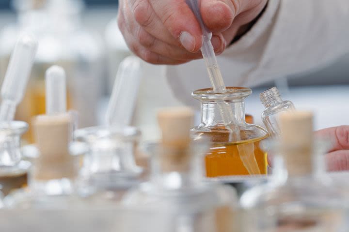 Design Your Own Fragrance Gold Experience